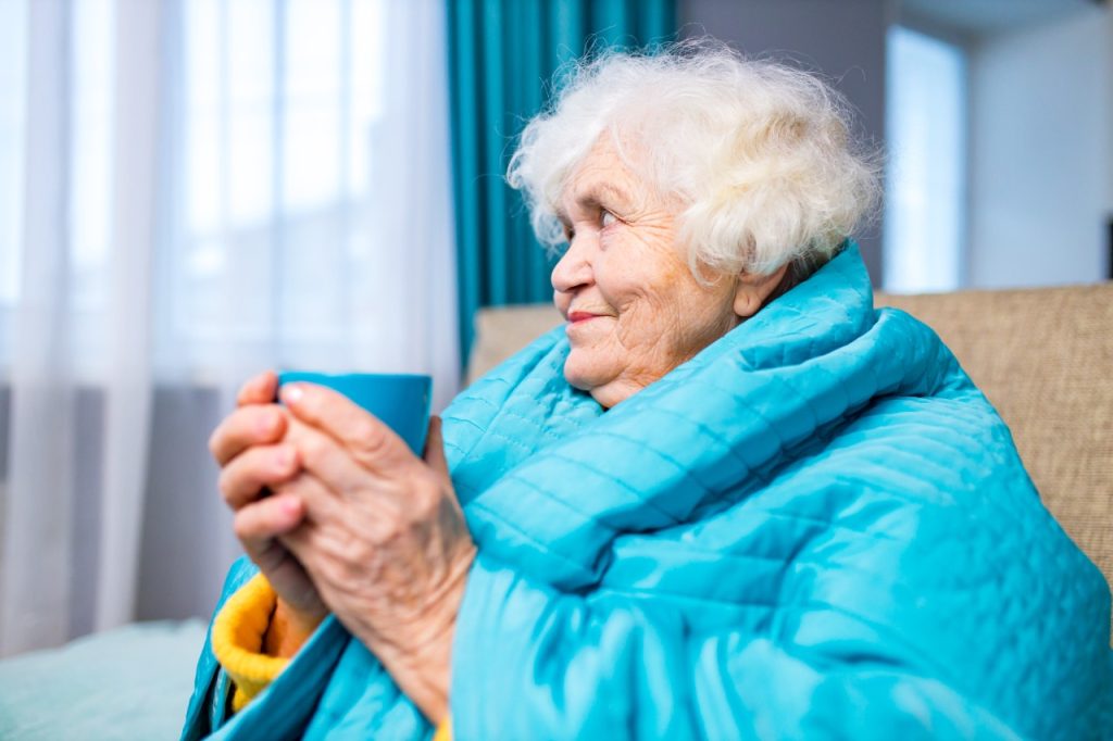 No inverno, os cuidados com a saúde do idoso devem ser redobrados. Afinal, as baixas temperaturas favorecem a queda na imunidade e a disseminação de doenças respiratórias